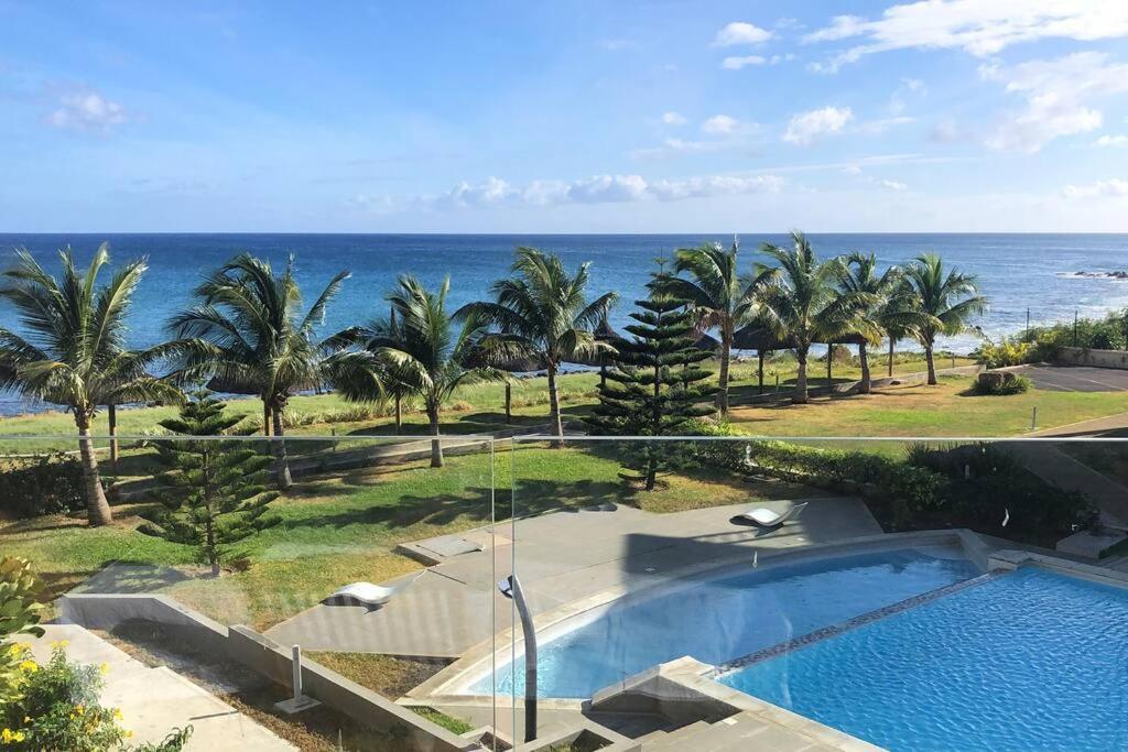Magnificent Sea-View Apartment Flic en Flac Exterior photo